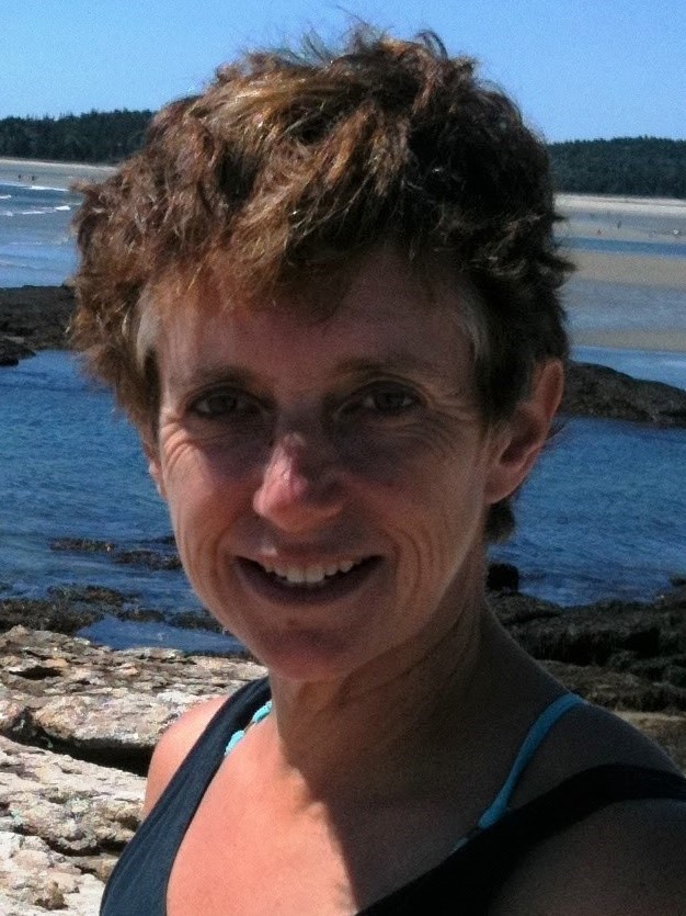 thumbnail_Carolyn Clark headshot for CLB.jpg